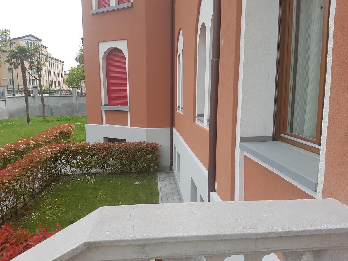 Residence La Fontaine Venetië-Lido Buitenkant foto